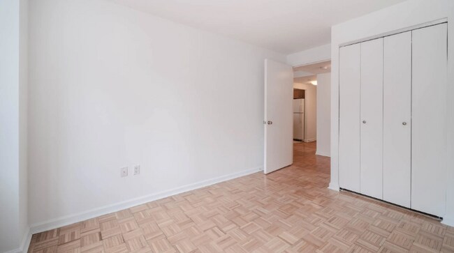 Building Photo - 400 W 37th St