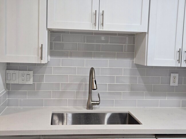 Foto del edificio - 5995 N 78th St
