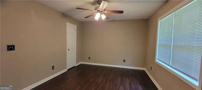 Building Photo - 2325 Shady Grove Rd