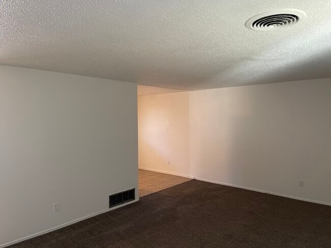 Building Photo - 120 Almond Ave