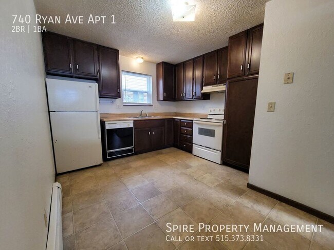 Building Photo - Hiawatha 2 bedroom 1 bath, heat and water ...