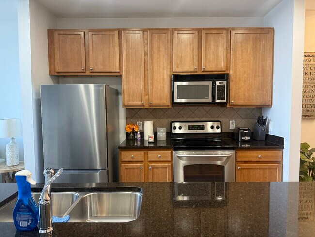 Foto del edificio - 3040 Peachtree Rd NW