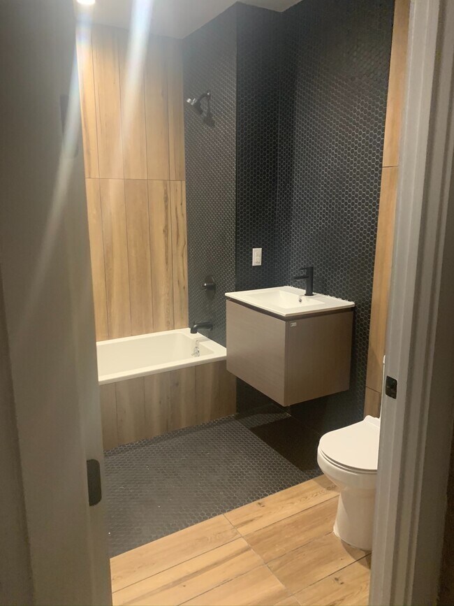 Foto del edificio - 31-19 37th St