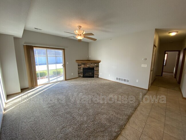 Foto del edificio - 2000 Meadow Ct