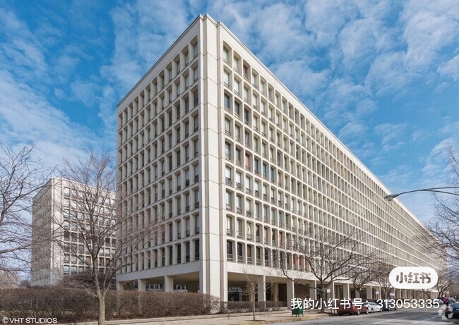 Building Photo - 1400 E 55th Pl