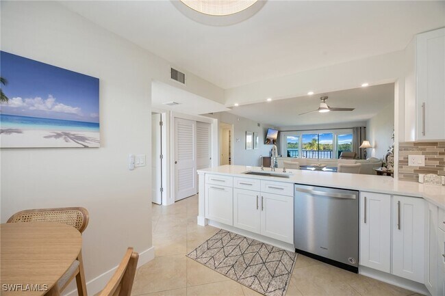 Foto del edificio - 309 Goodlette-Frank Rd