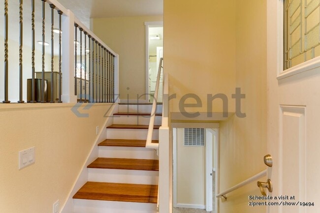 Building Photo - 5705 38th Ct SE