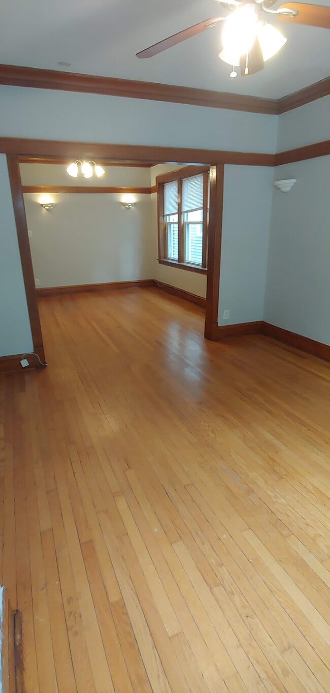 Building Photo - 2905 Lawndale Ave