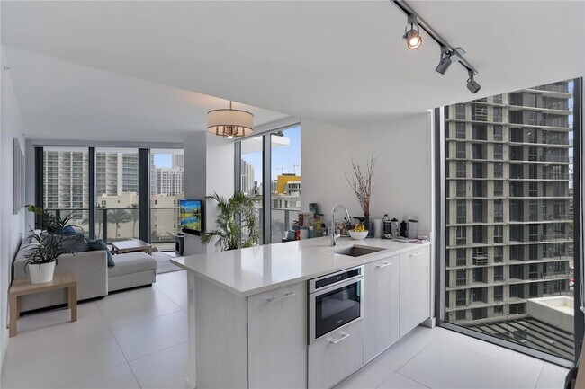 Foto del edificio - 501 NE 31st St