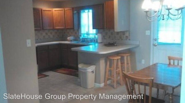 Foto del edificio - 462 Stonehedge Ln