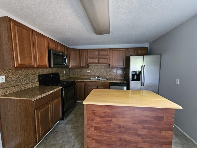 Building Photo - 1112 Cagle Ct