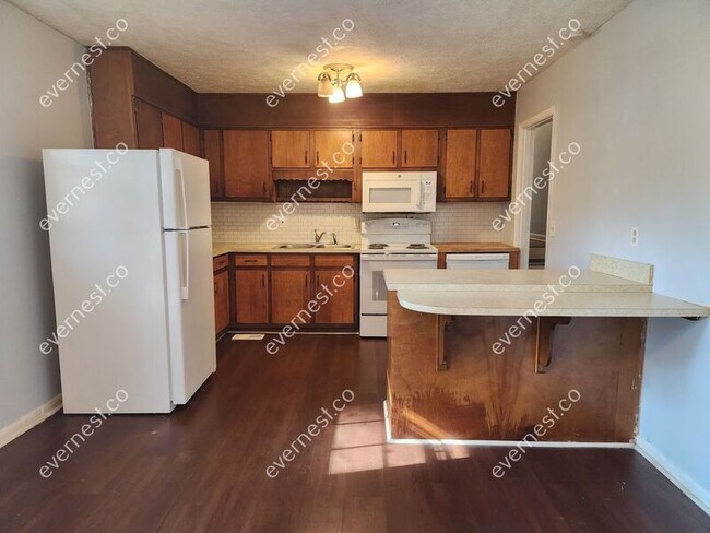 Foto del edificio - 2101 Chestnut Cir