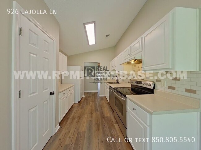 Foto del edificio - 926 Lajolla Ln