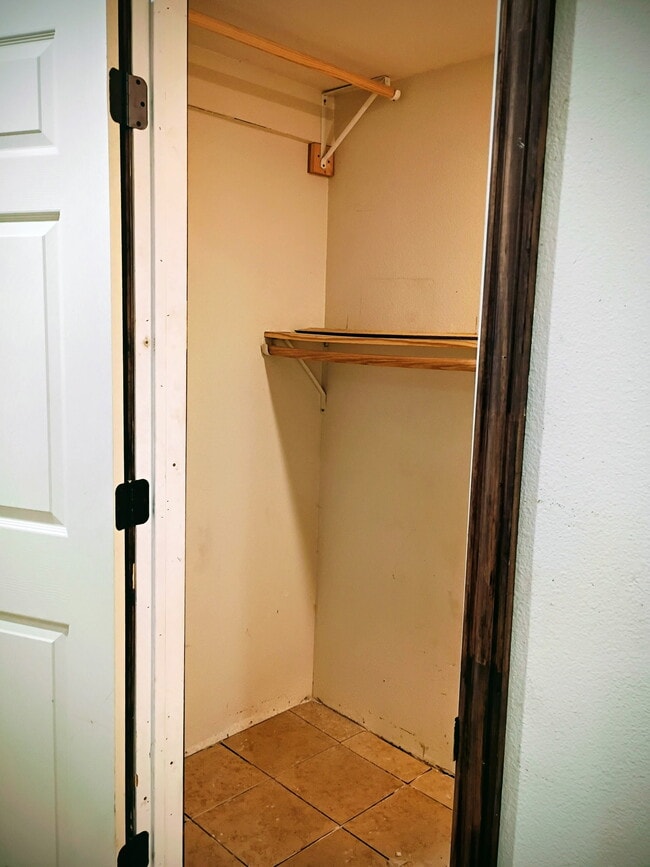 Building Photo - 609 Fay Blvd