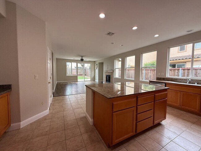 Building Photo - 4081 Aragon Way