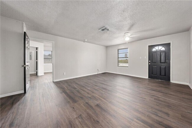 Building Photo - 503 Harper St