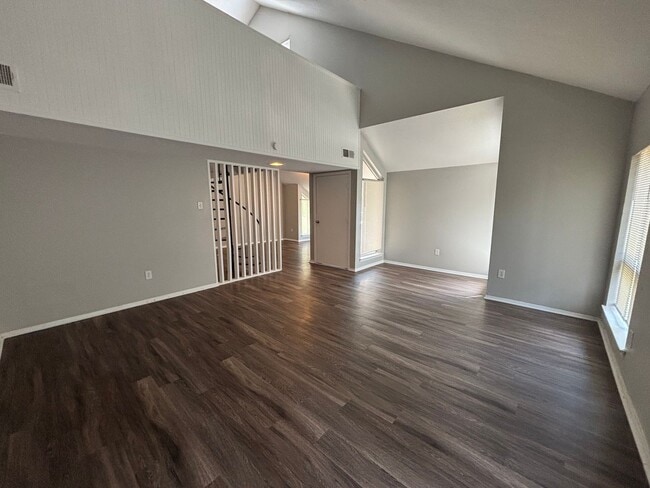 Building Photo - 4204 Crain Rd
