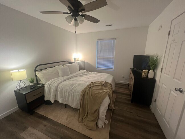 Building Photo - Westside Flats