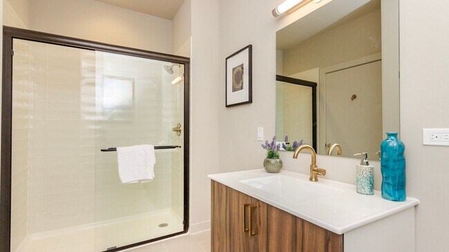 Foto del edificio - 4906 N Clark St, Chicago, IL, 60640 #218