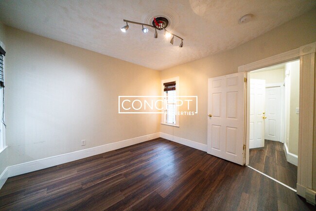 Foto del edificio - 376 Medford St
