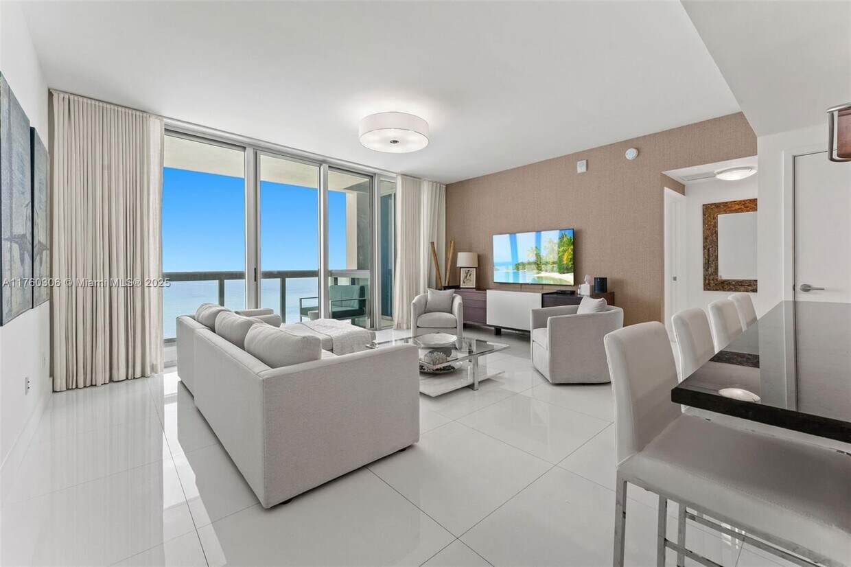 Primary Photo - 6899 Collins Ave