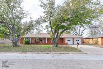 Building Photo - 1926 Richland Dr