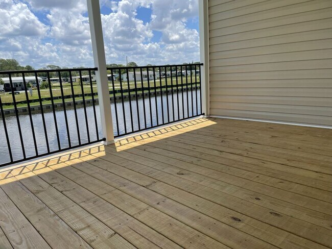 Foto del edificio - 5708 Blue Harbor Dr