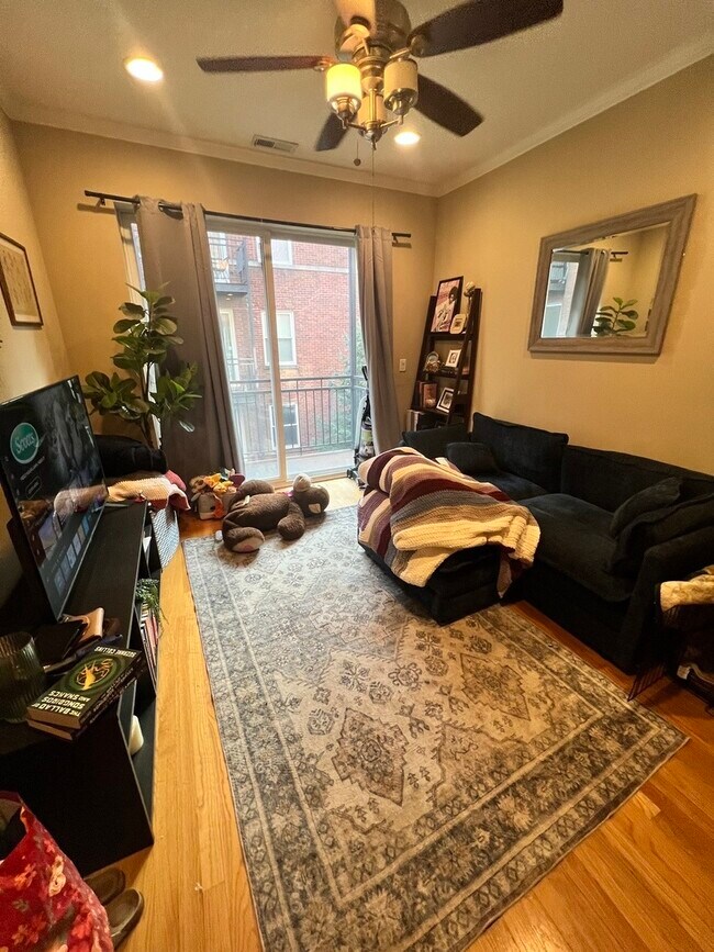 Foto del edificio - 3709 N Kenneth Ave