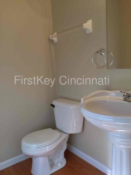 Foto del edificio - 7568 Sycamore Woods Ln