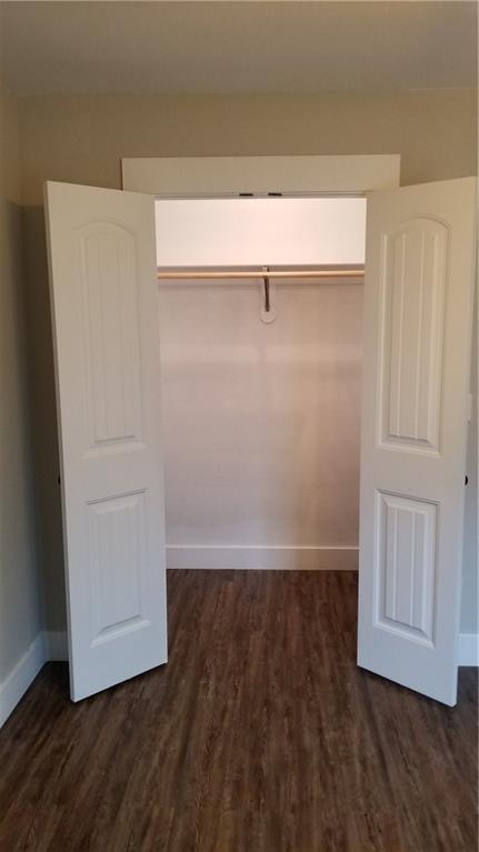 Building Photo - 445 Oakwoods Dr