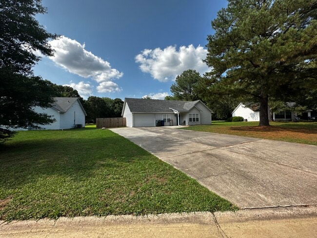 Building Photo - 68 Brierwood Cir