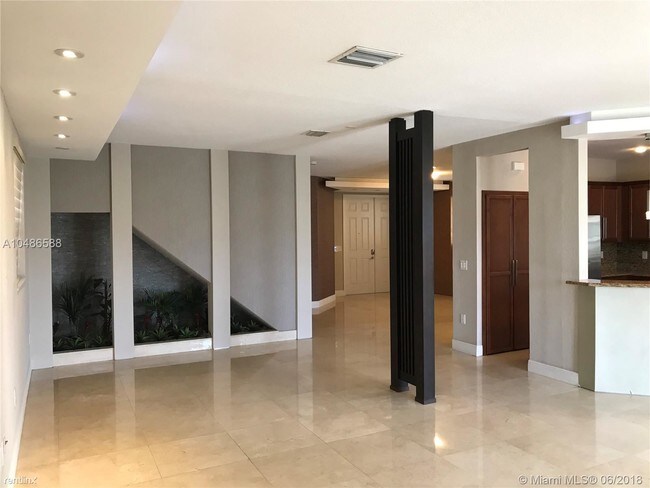 Building Photo - 4 br, 3.5 bath  - 11269 NW 43rd Ter