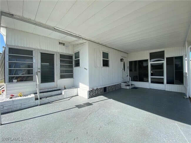 Foto del edificio - 14715 Patrick Henry Rd