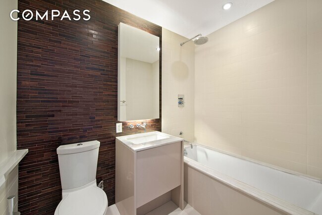 Building Photo - 2 N 5th St