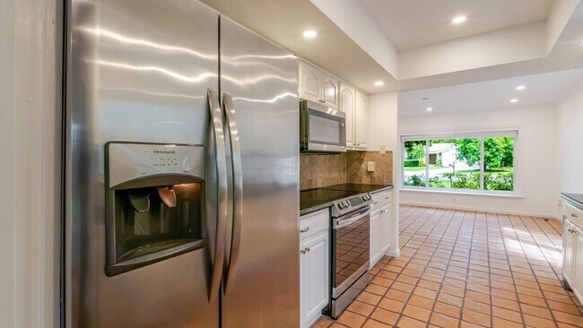 Building Photo - 3069 NW 27th Terrace