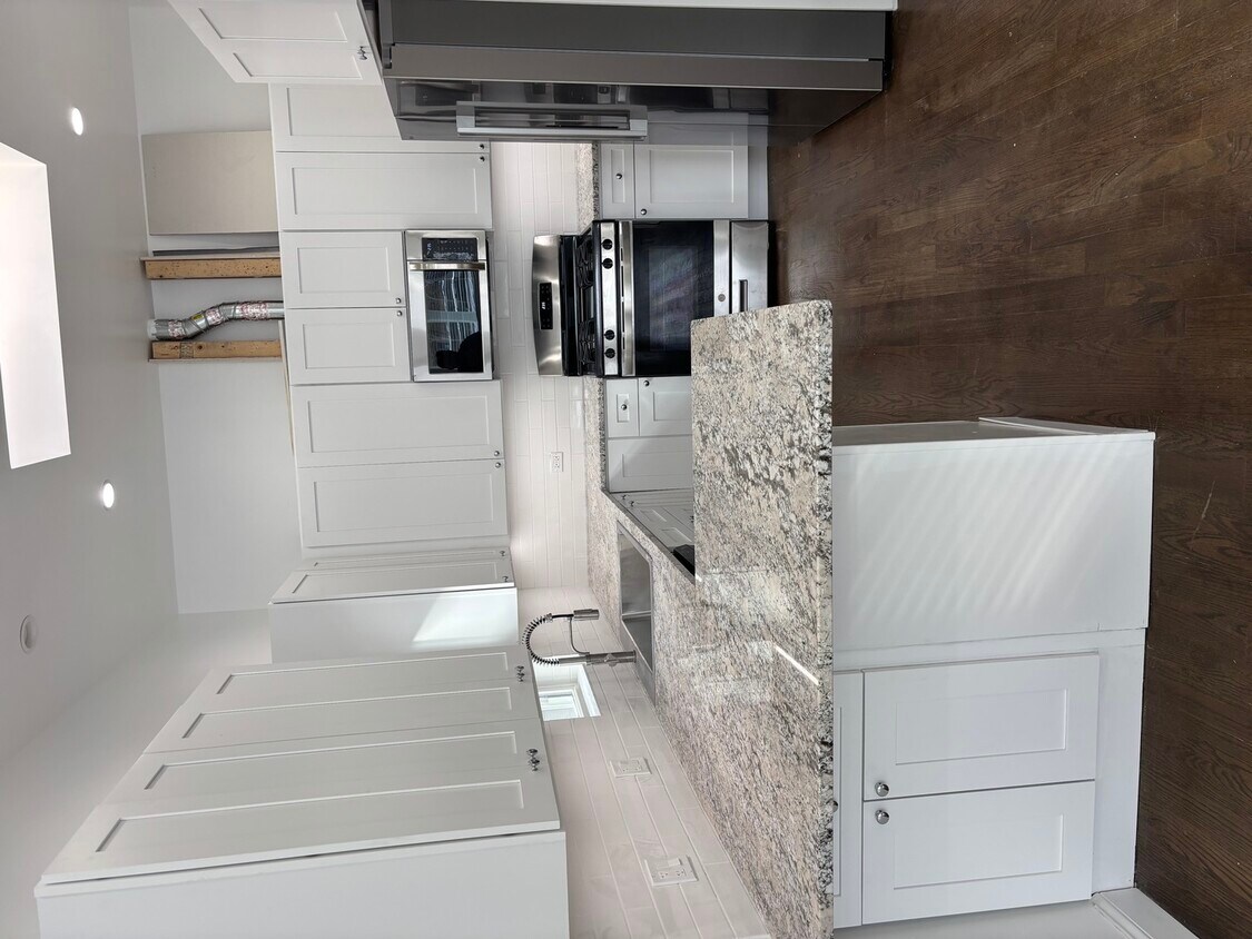 Foto del edificio - 839 N Winchester Ave