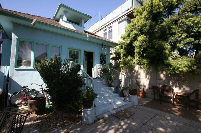 Foto del edificio - 45 Ozone Ave