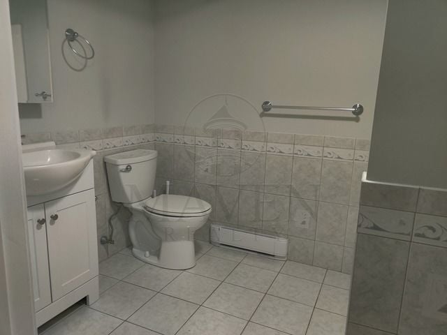 Building Photo - Union Square area, studio apartment featur...