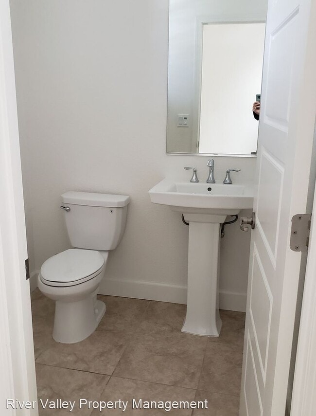 Building Photo - 3 br, 2.5 bath House - 3590 Candletree Way