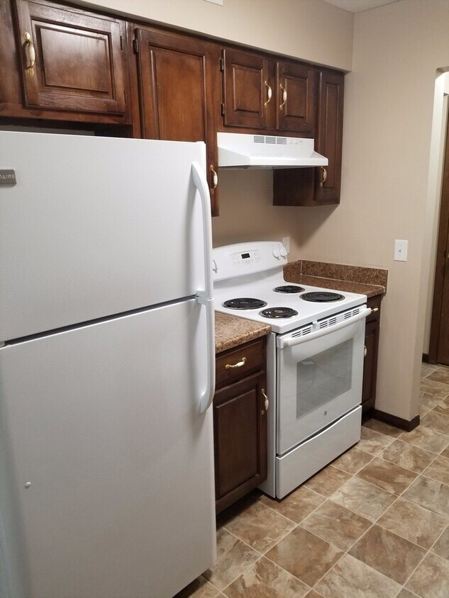 Foto principal - CHARTER OAKS APARTMENTS