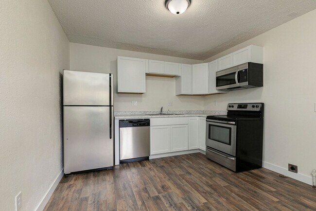 Building Photo - 1 Bedroom | 1 Bathroom | Apartment | Locat...