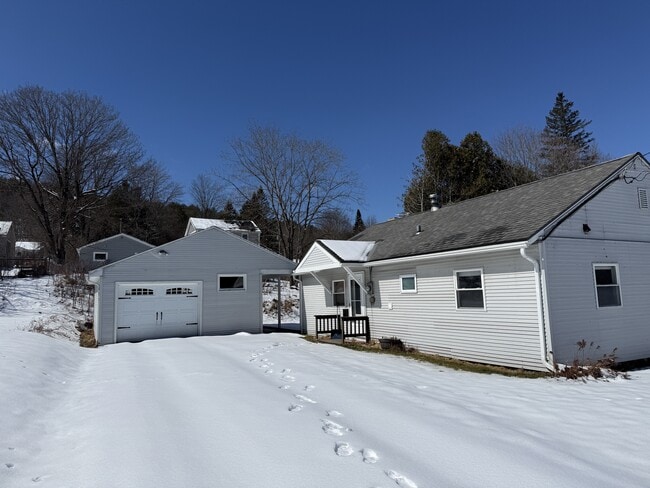 Building Photo - 43 Pleasant View St