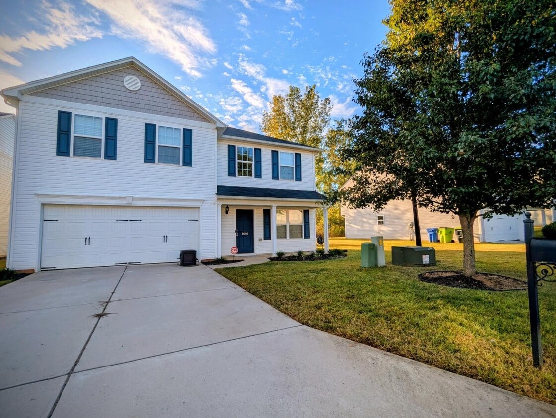 Building Photo - 1003 Caden Village Cir