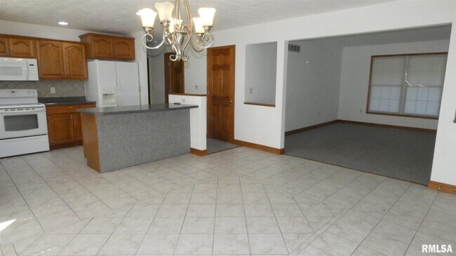 Building Photo - 304 Holland Rd