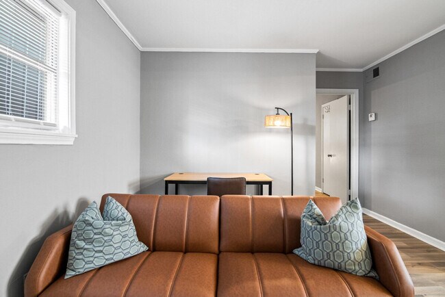 Foto del edificio - 2409 Brun St