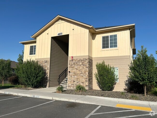 Building Photo - 4811 Continental Ln
