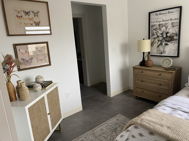 ALQUILER AHORA Unidad de 1 habitación/1 baño en el segundo piso - Life At Agora