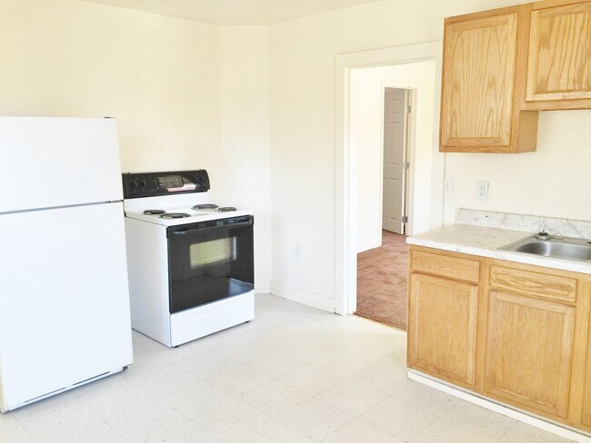Building Photo - Pets allowed, HUD payments accepted.