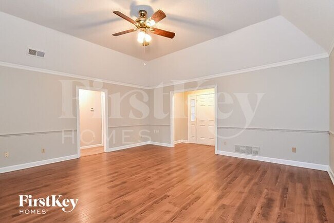 Foto del edificio - 6464 Evergreen Dr