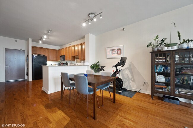 Foto del edificio - 1322 S Prairie Ave